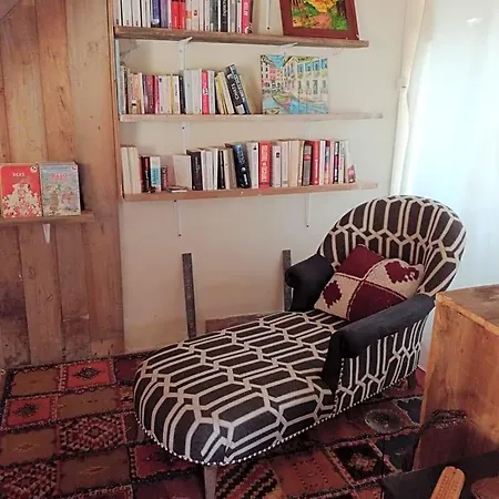 Chez Lorette Bed & Breakfast 3*